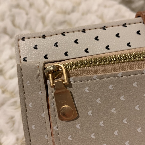 NEW White/Beige Heart Patterned Wallet - Picture 4 of 8